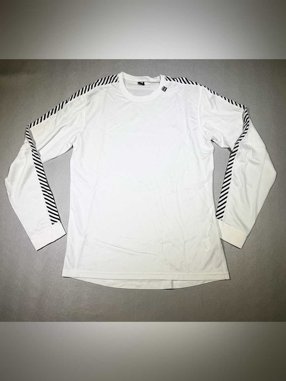 Helly Hansen Men’s XL HH LIFA Stripe Long Sleeve Base Layer White Black